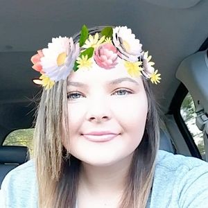 Meet your Posher, Clarissa